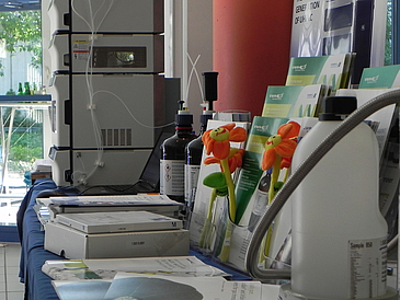 Schreibtisch im Ausbildungszentrum fr Biologie- und Chemie-Laborantinnen